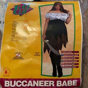 Plus size pirate halloween costume